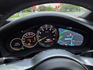 Porsche Cayenne 9Y0/9Y3 (2018-2022) CarPlay ja Android Auto + täisekraani (Full-Screen) aktiveerimine - toote vaade 3