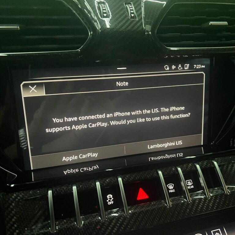 Lamborghini Urus (2018–2023) Apple CarPlay ja Android Auto aktiveerimine